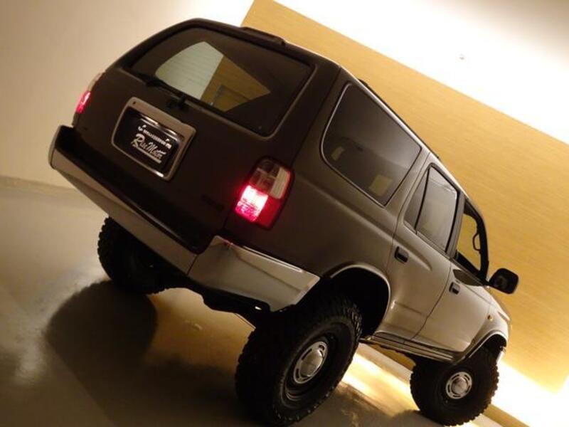 HILUX SURF