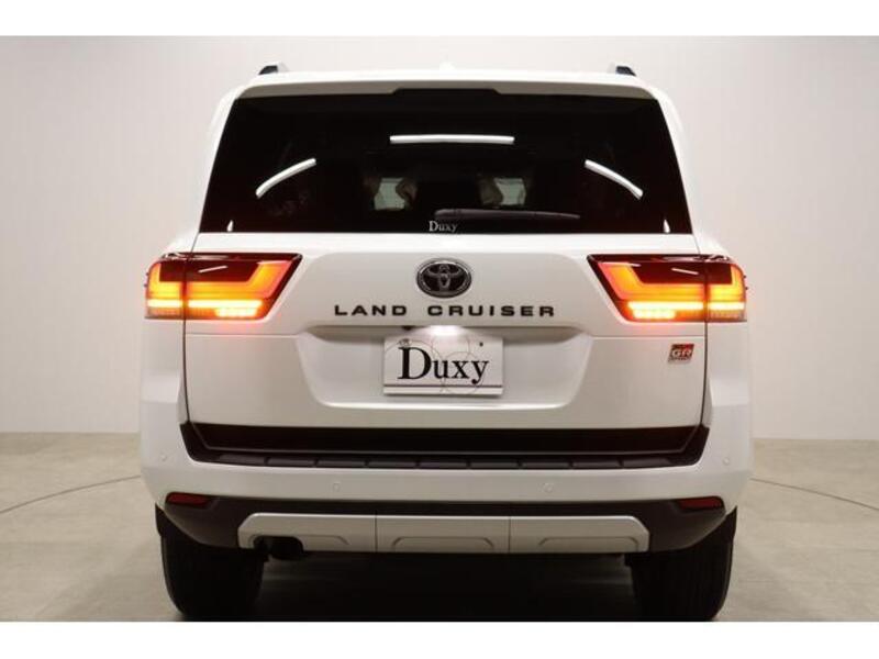 LAND CRUISER