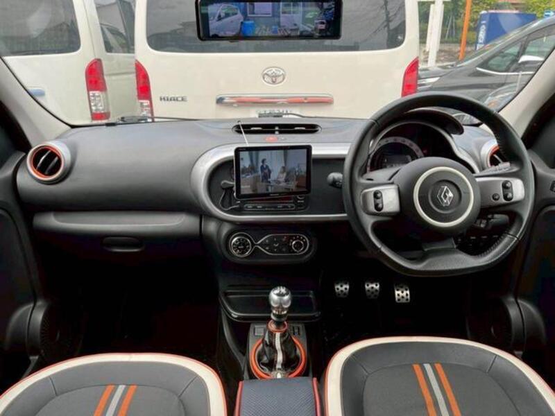 TWINGO