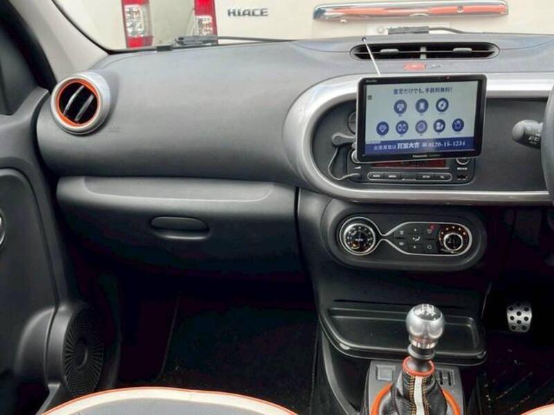 TWINGO