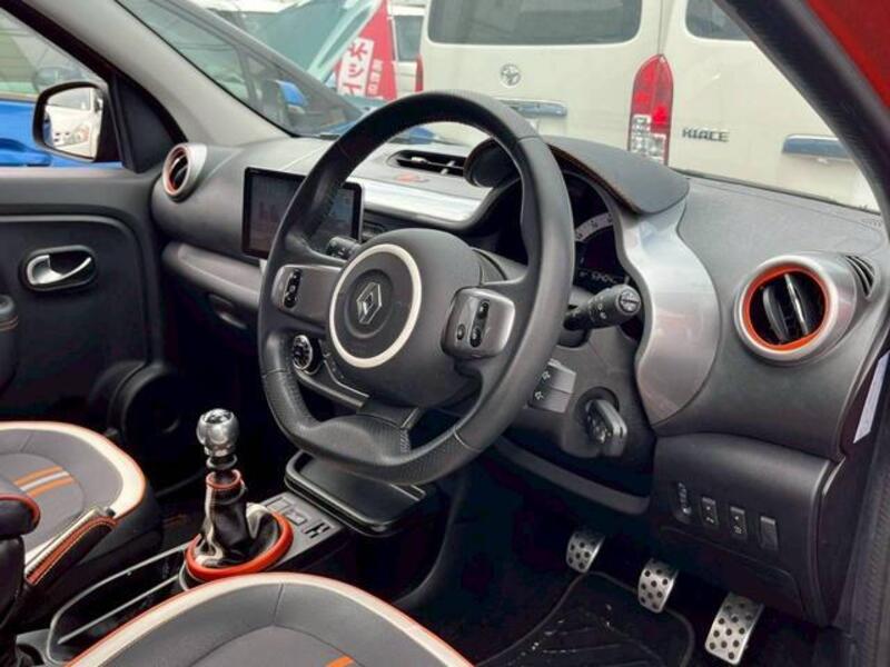 TWINGO