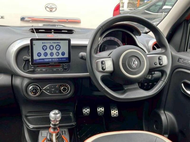 TWINGO