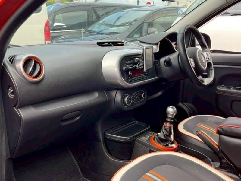 TWINGO