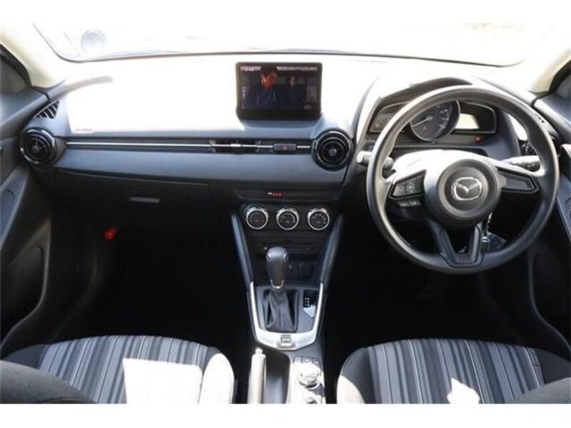 MAZDA2