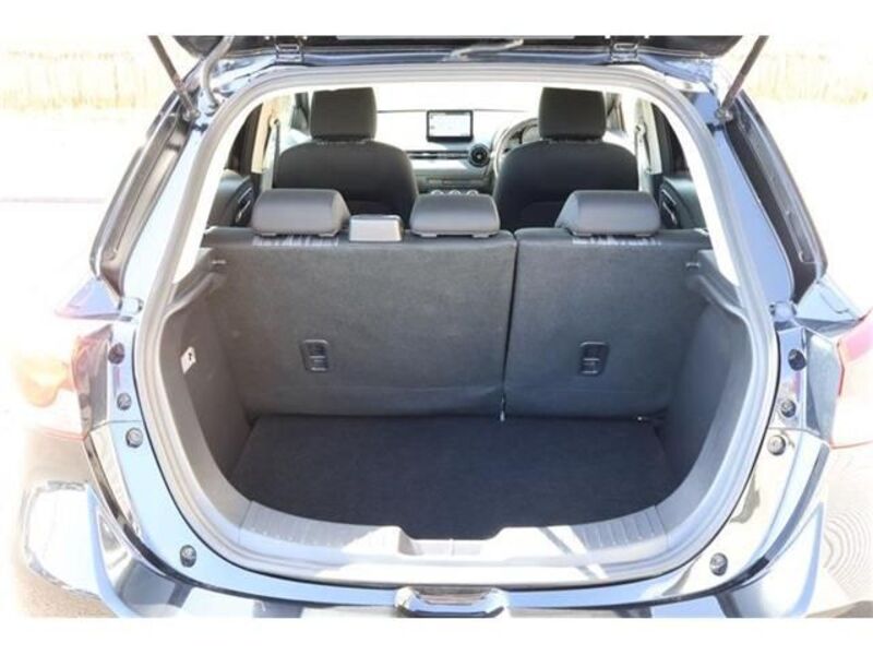 MAZDA2