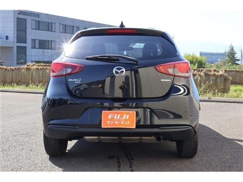 MAZDA2