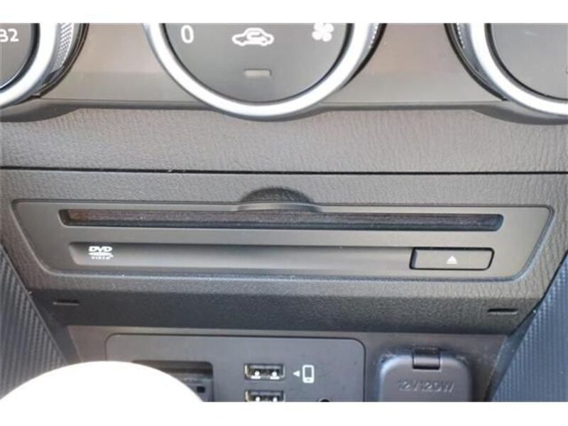 MAZDA2