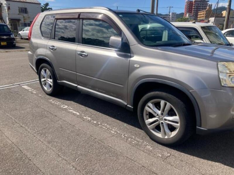 X-TRAIL