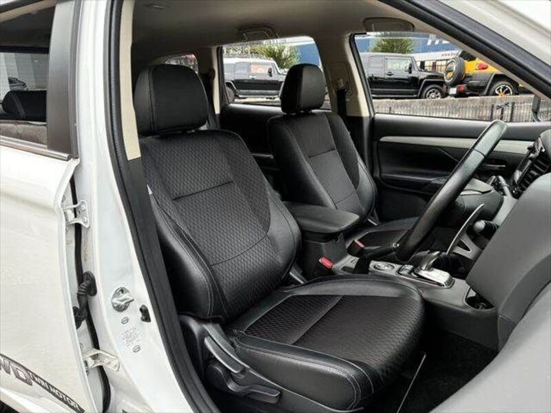 OUTLANDER PHEV