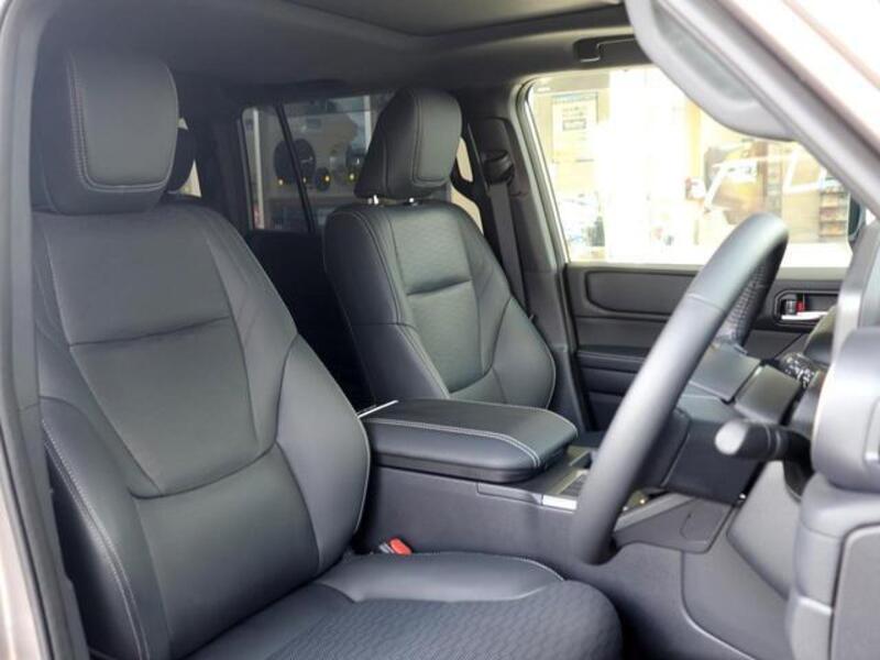 LAND CRUISER 250