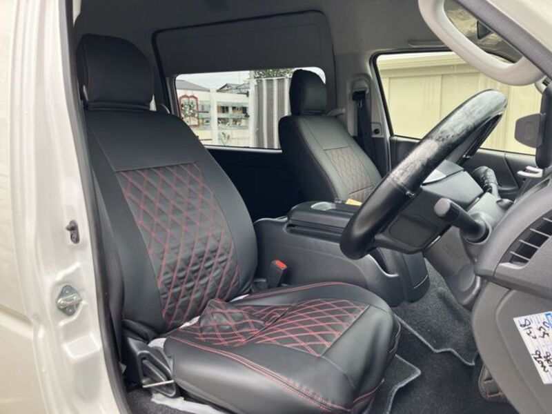 HIACE COMMUTER