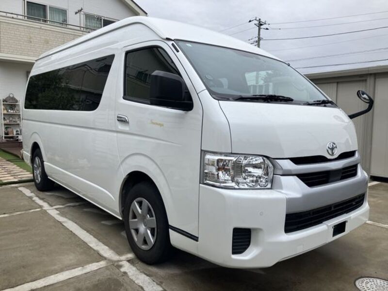 HIACE COMMUTER