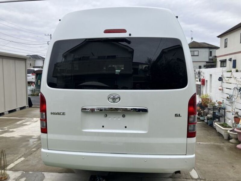 HIACE COMMUTER