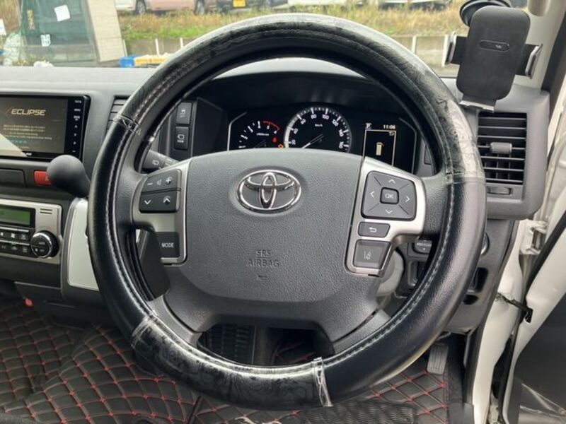 HIACE COMMUTER