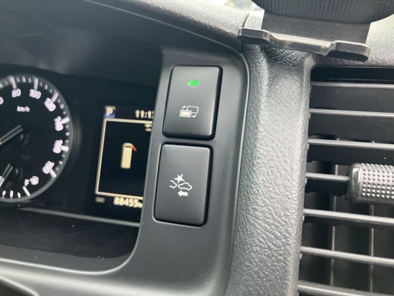 HIACE COMMUTER