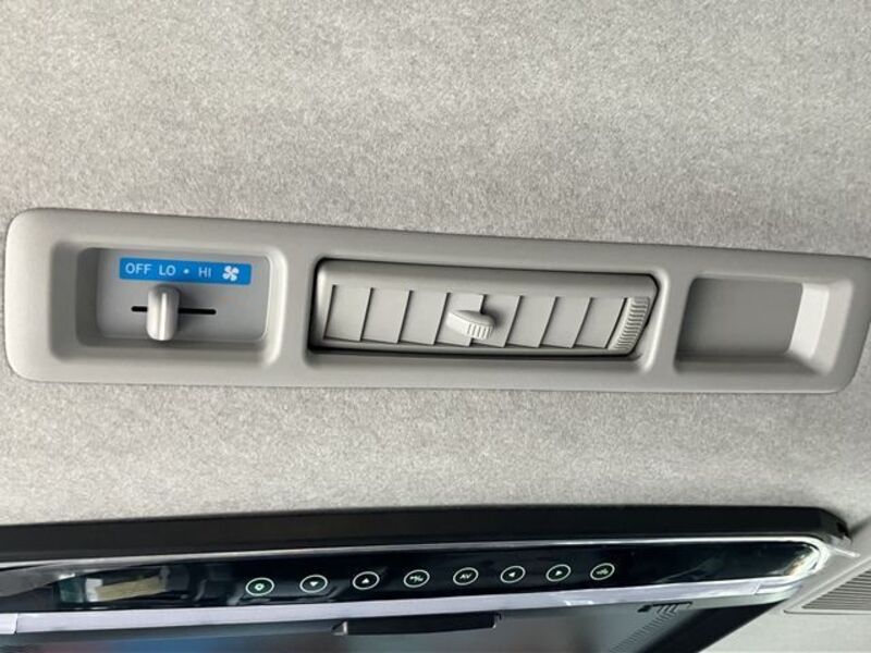 HIACE COMMUTER