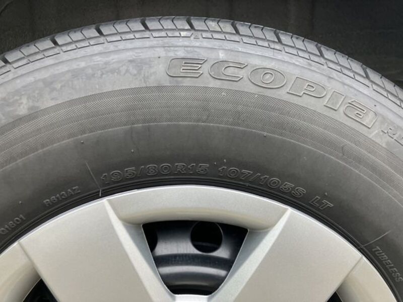 HIACE COMMUTER