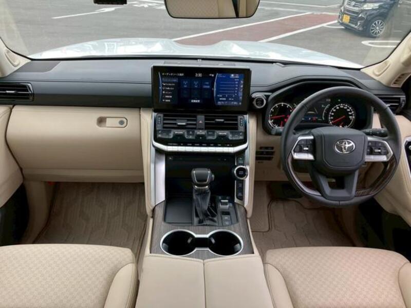 LAND CRUISER