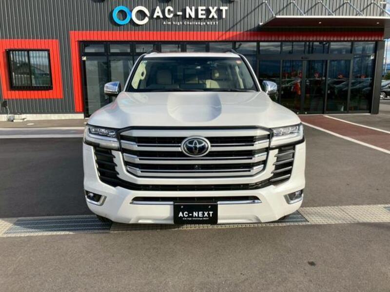 LAND CRUISER