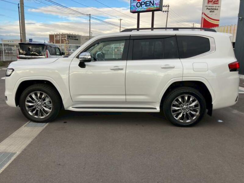 LAND CRUISER