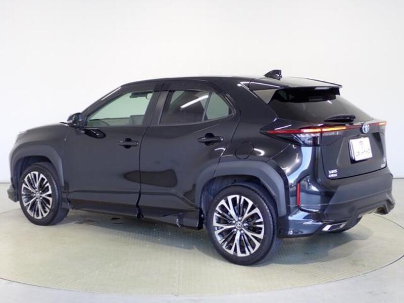 YARIS CROSS