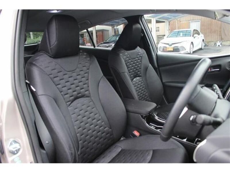 PRIUS PHV