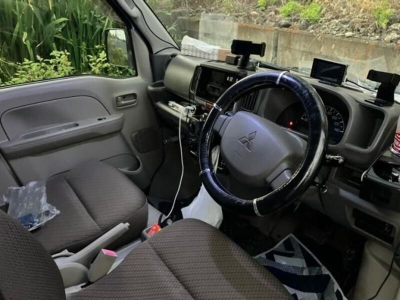 MINICAB VAN
