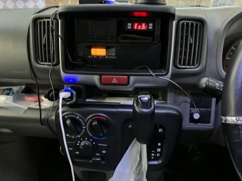 MINICAB VAN