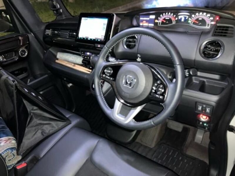N BOX CUSTOM