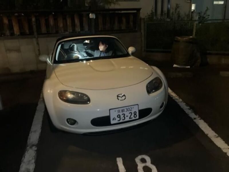 ROADSTER-0