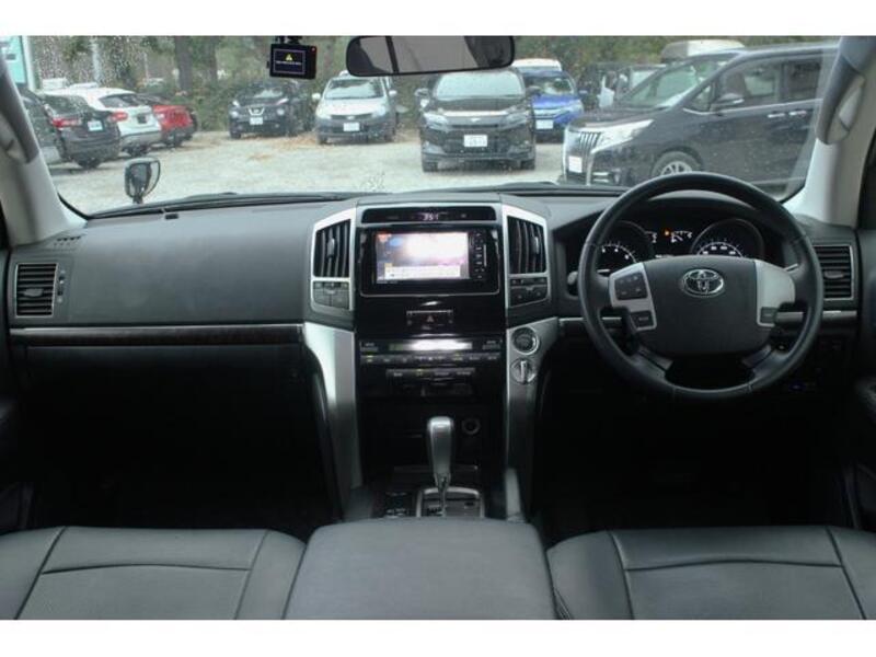 LAND CRUISER