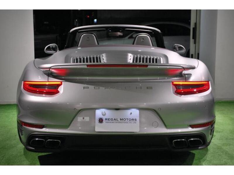 911