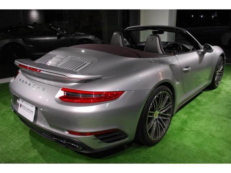 911