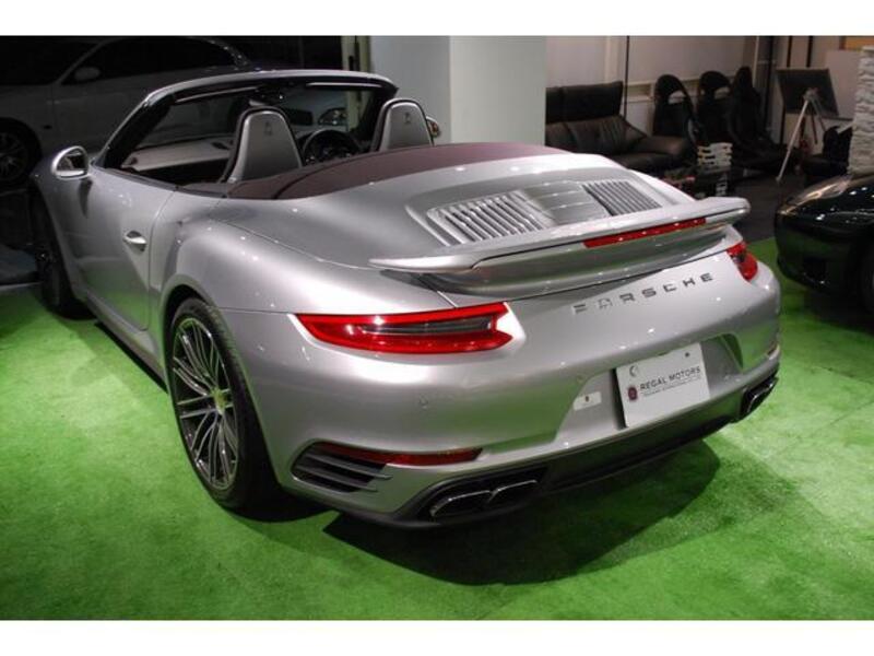 911