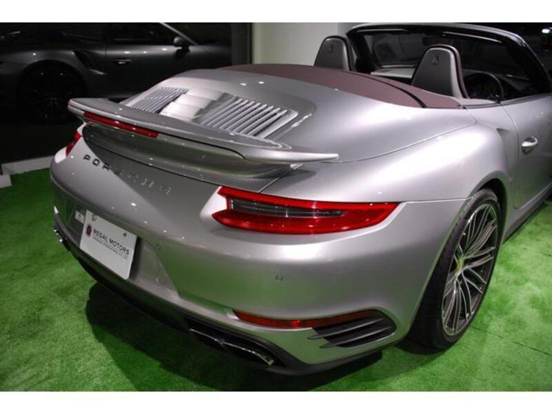 911