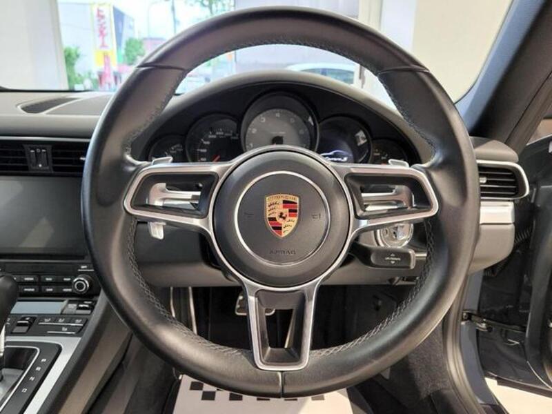 911
