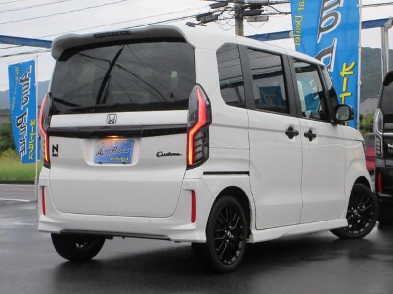 N BOX CUSTOM