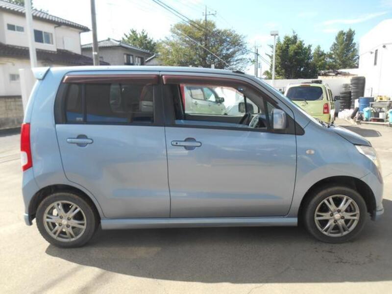 WAGON R