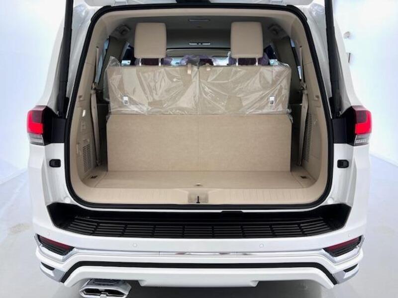 LAND CRUISER
