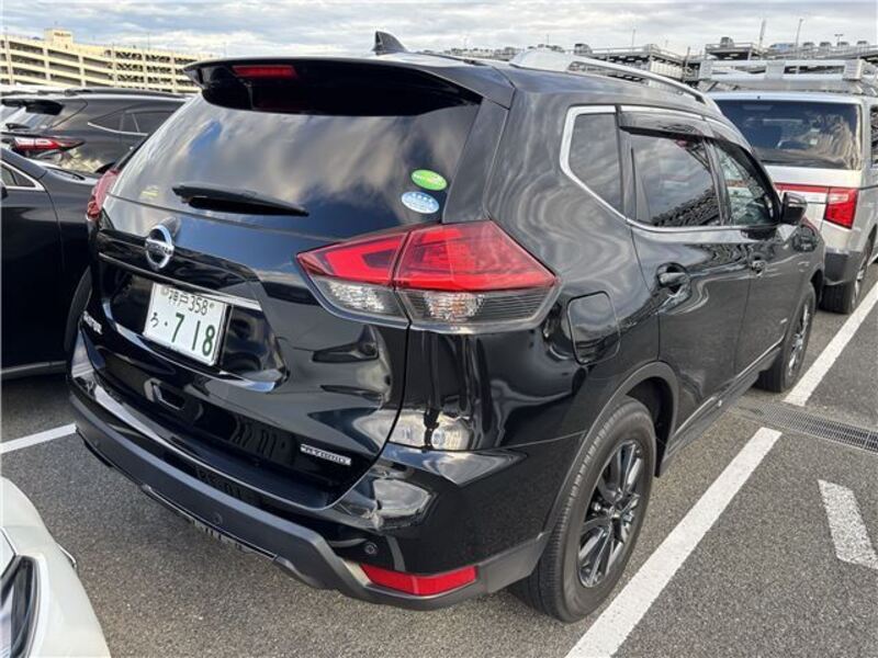 X-TRAIL