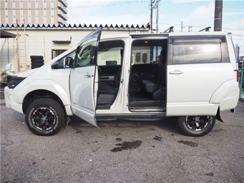 DELICA D5