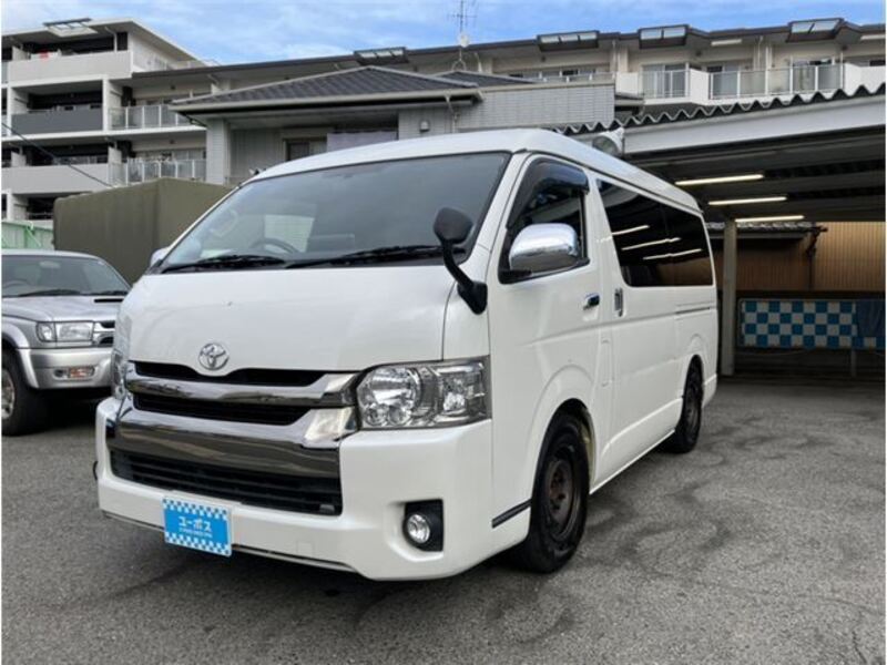 TOYOTA HIACE