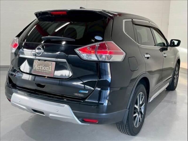X-TRAIL