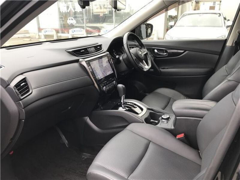 X-TRAIL