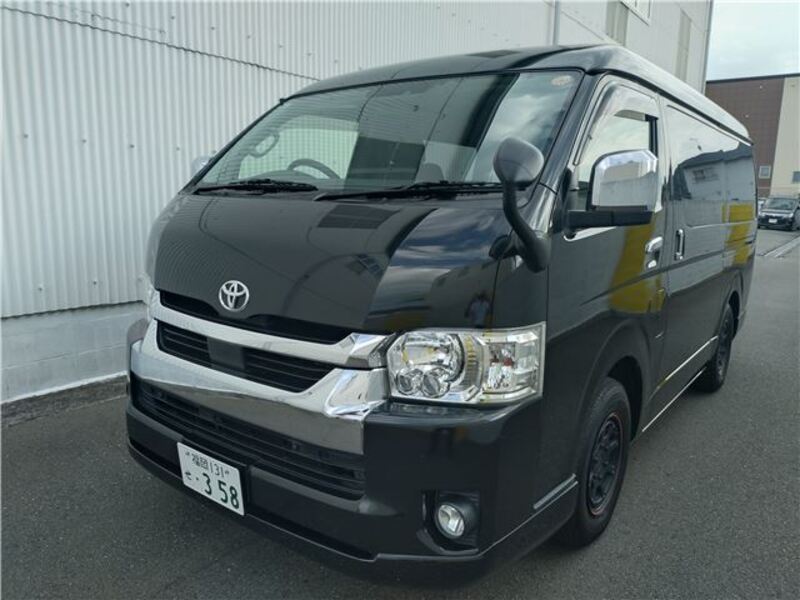 TOYOTA HIACE
