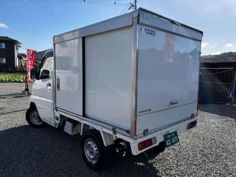 MINICAB TRUCK