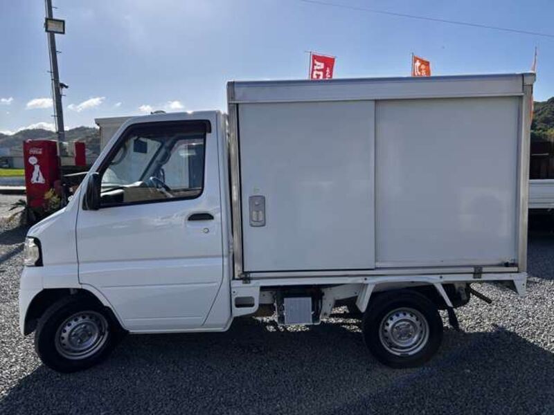 MINICAB TRUCK