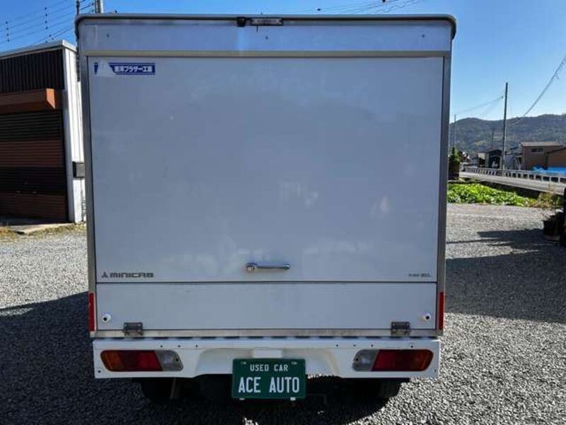 MINICAB TRUCK