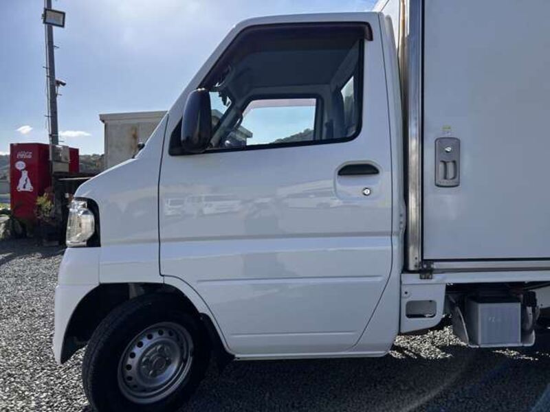 MINICAB TRUCK