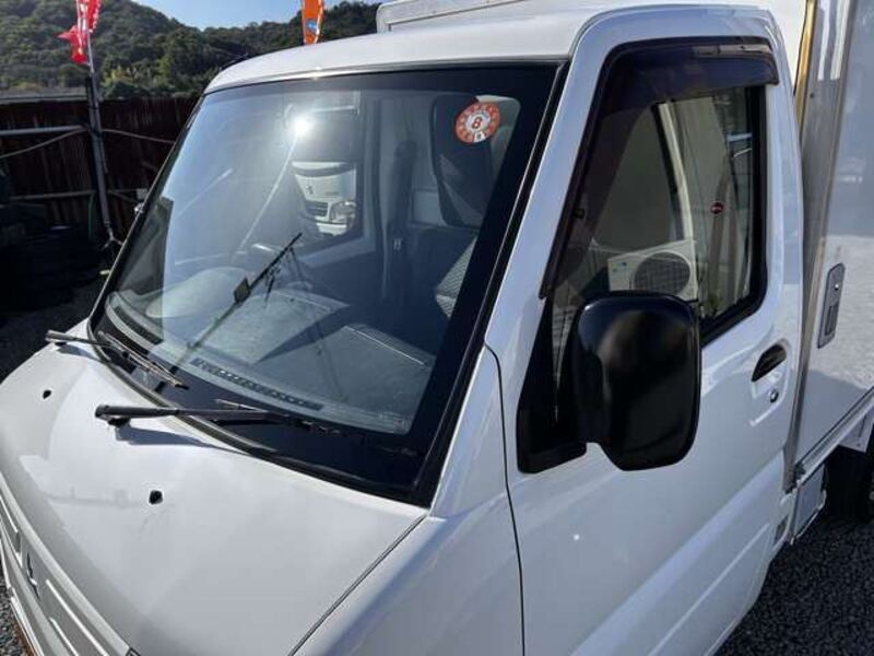 MINICAB TRUCK